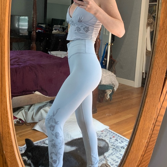 FABLETICS WORKOUT SET - Picture 2 of 3